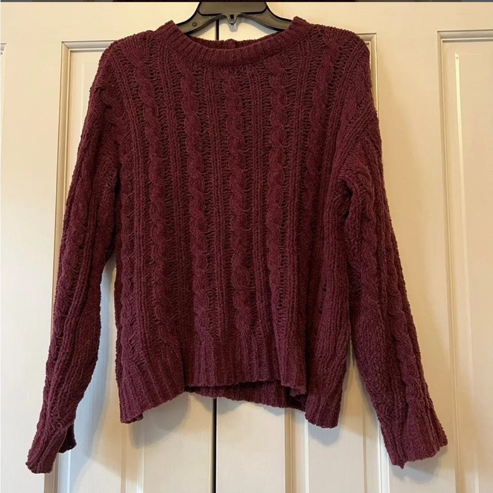 Size L American Eagle sweater